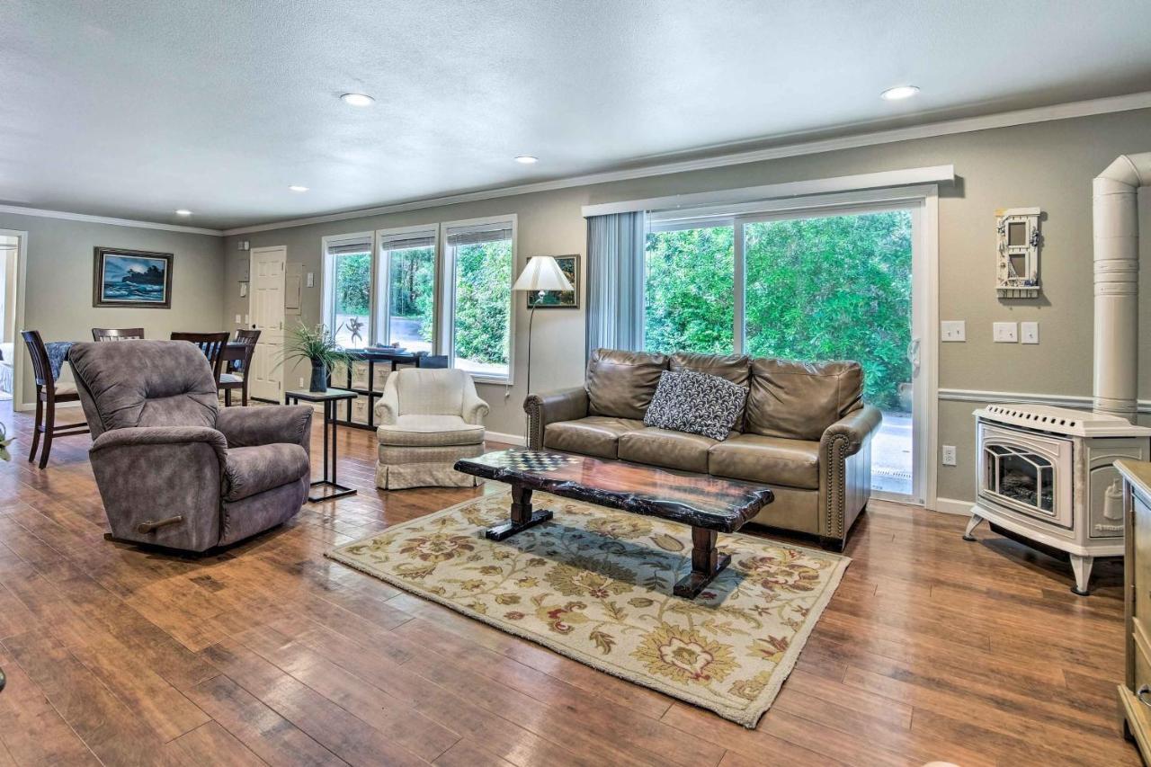 Coos Bay Retreat Less Than 2 Mi To Marina And Casino! Exteriér fotografie